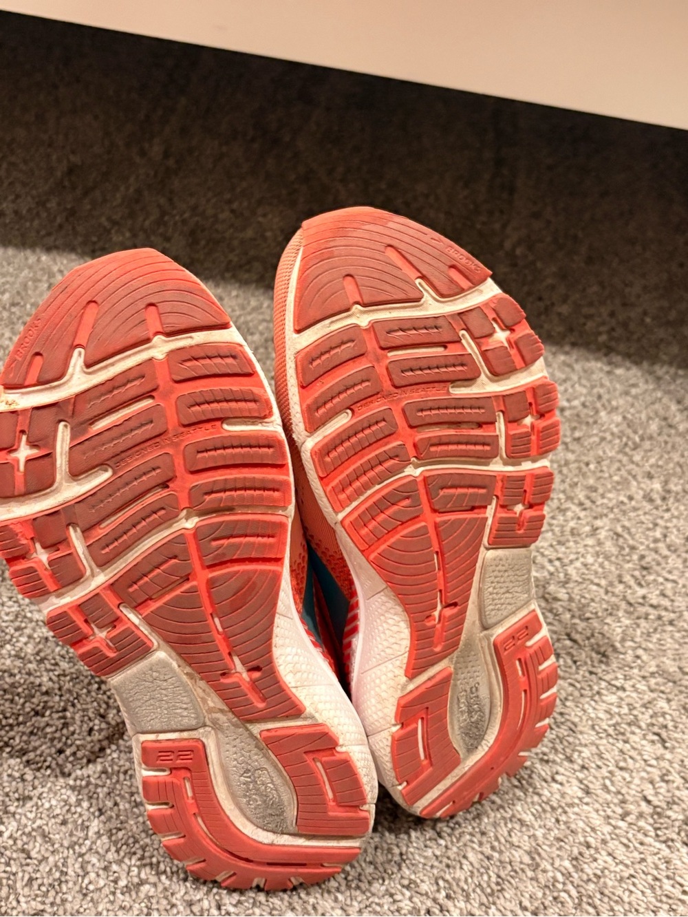 Brooks womans Running Shoes - Coral/Teal - Picture 3 of 4